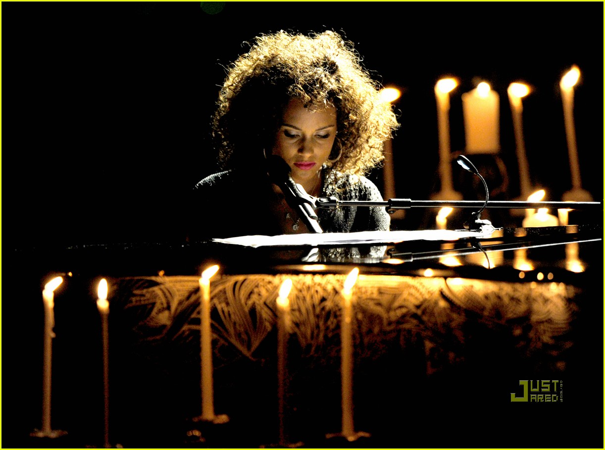 Alicia Keys Pantages Performance Photo 2555481 Alicia Keys Photos