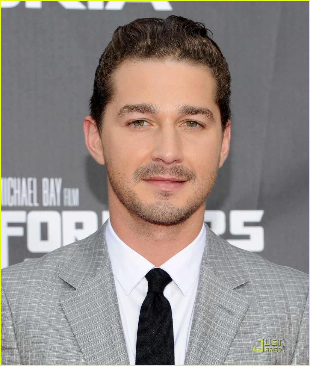 Shia LaBeouf Premieres 'Transformers' in NYC Photo 2556142 Karolyn