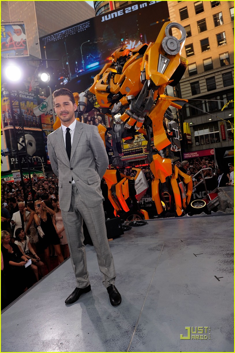 Shia LaBeouf Premieres 'Transformers' in NYC Photo 2556147 Karolyn