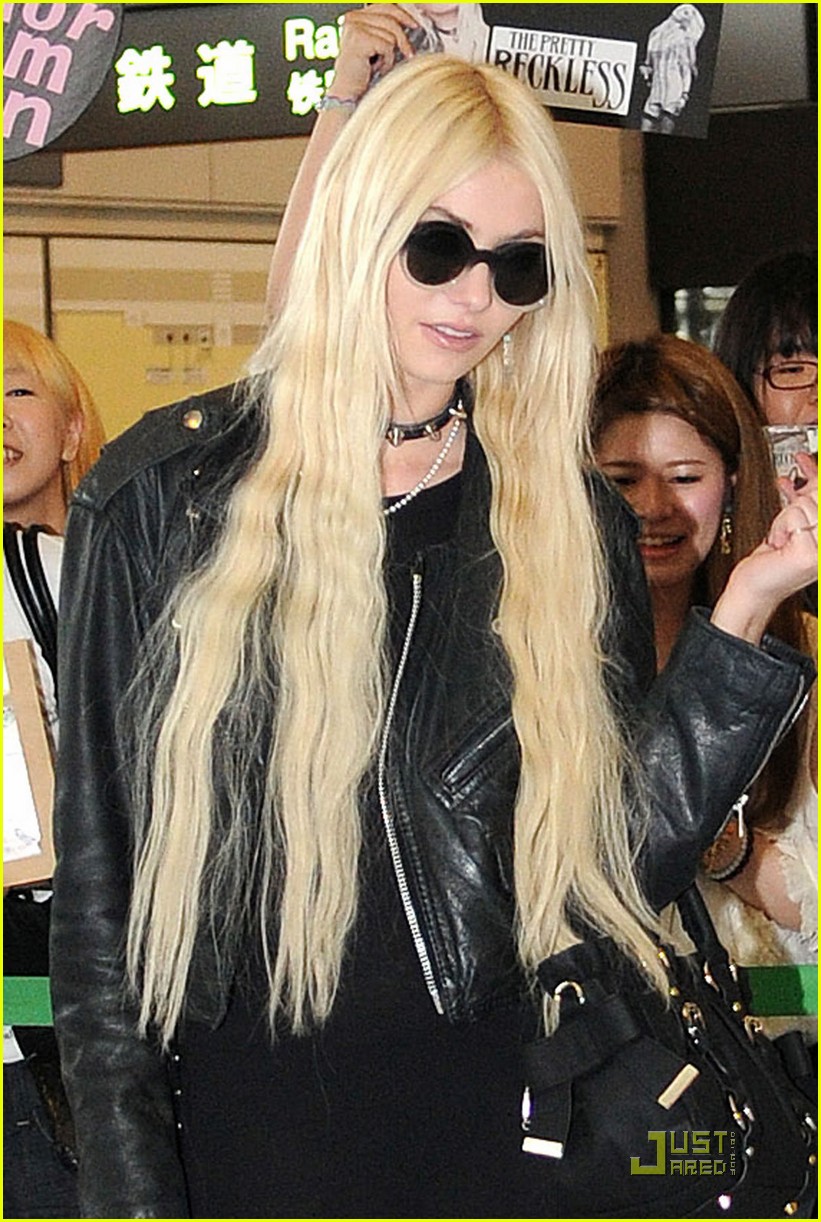 Taylor Momsen: Samantha Thavasa's New Face!: Photo 2552901 | Taylor