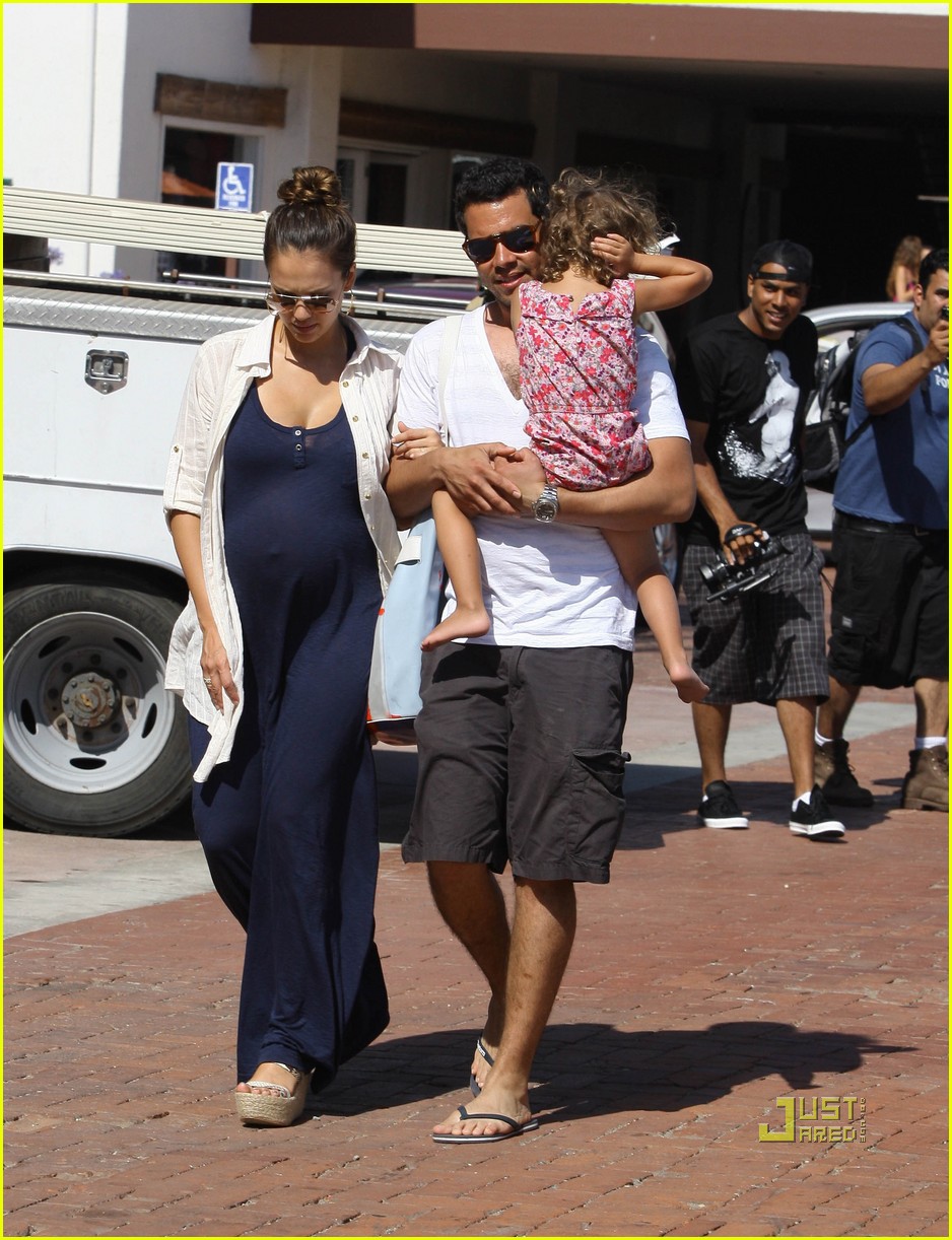 Jessica Alba & Honor Sunny Saturday in Beverly Hills! Photo 2557530