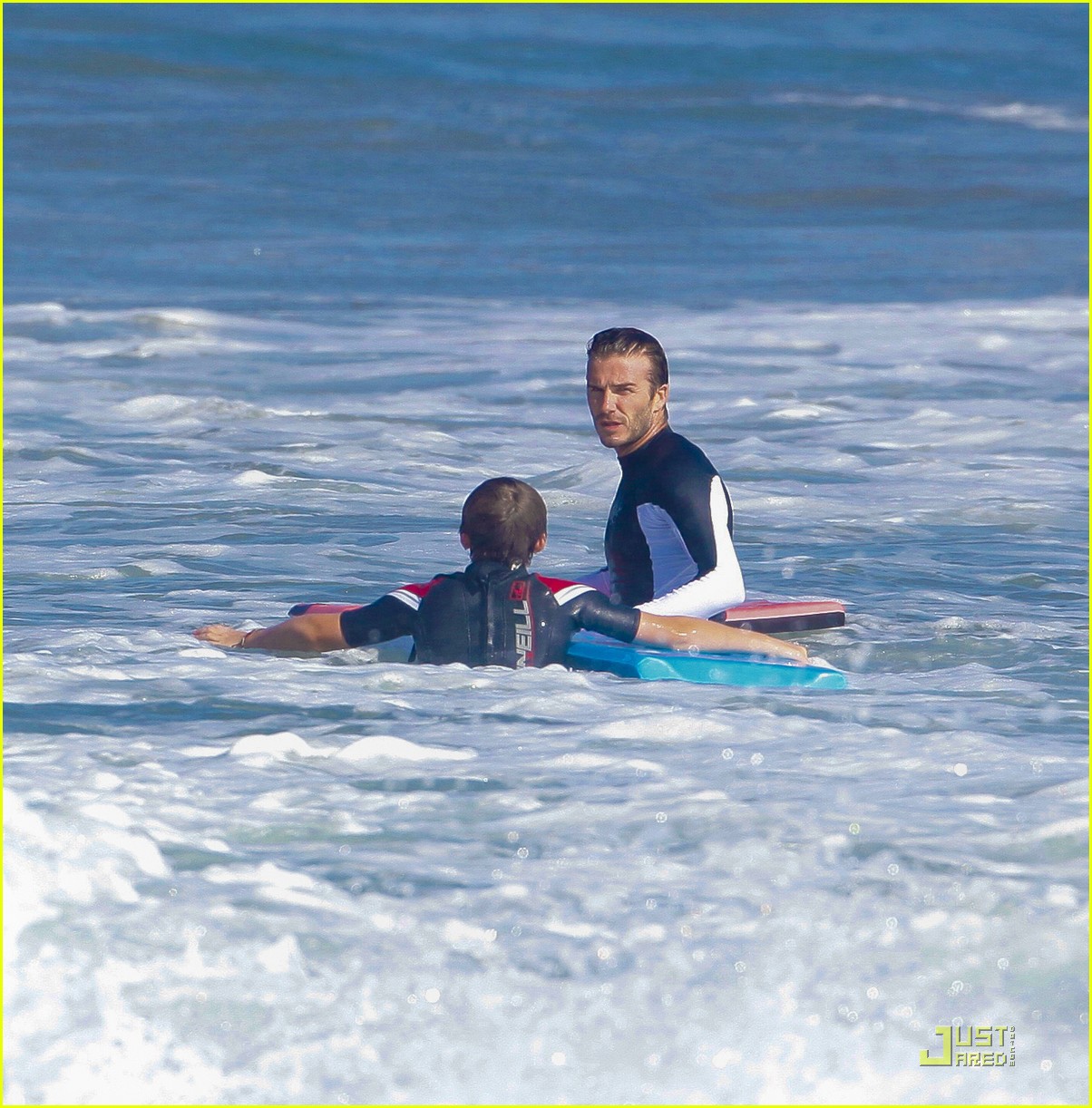 David Beckham Surfing in Malibu with the Boys! Photo 2564797(01)