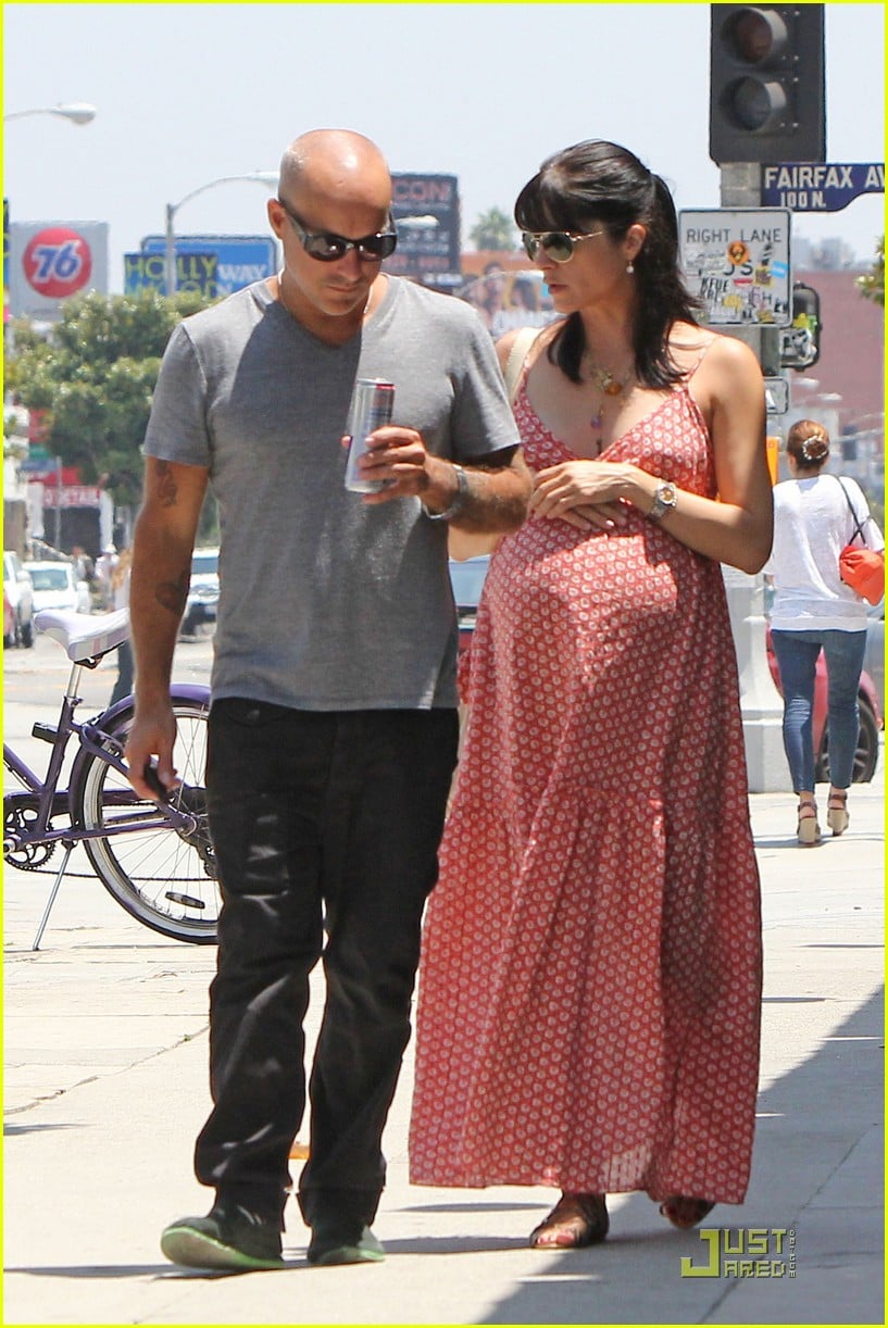 Selma Blair & Jason Bleick Plastica Shopping Pair! Photo 2561595