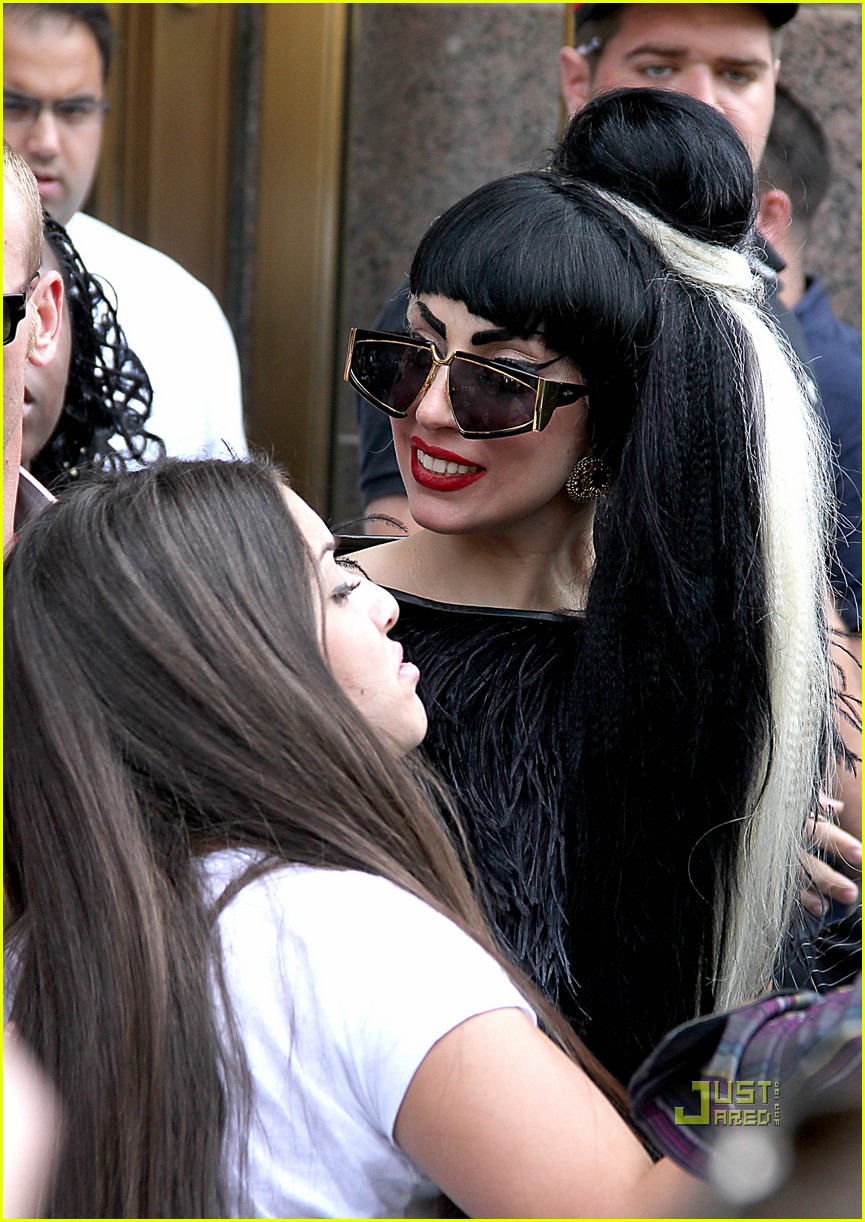 Lady Gaga 'Edge of Glory' on Howard Stern Show! Photo 2561965 Lady