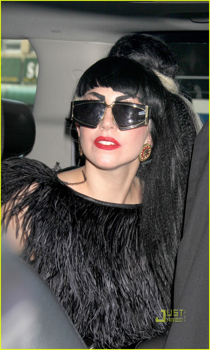 Lady Gaga 'Edge of Glory' on Howard Stern Show! Photo 2561966 Lady