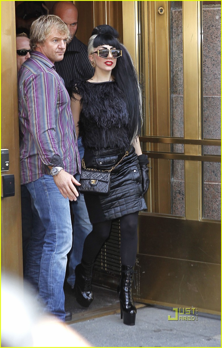 Lady Gaga 'Edge of Glory' on Howard Stern Show! Photo 2561970 Lady