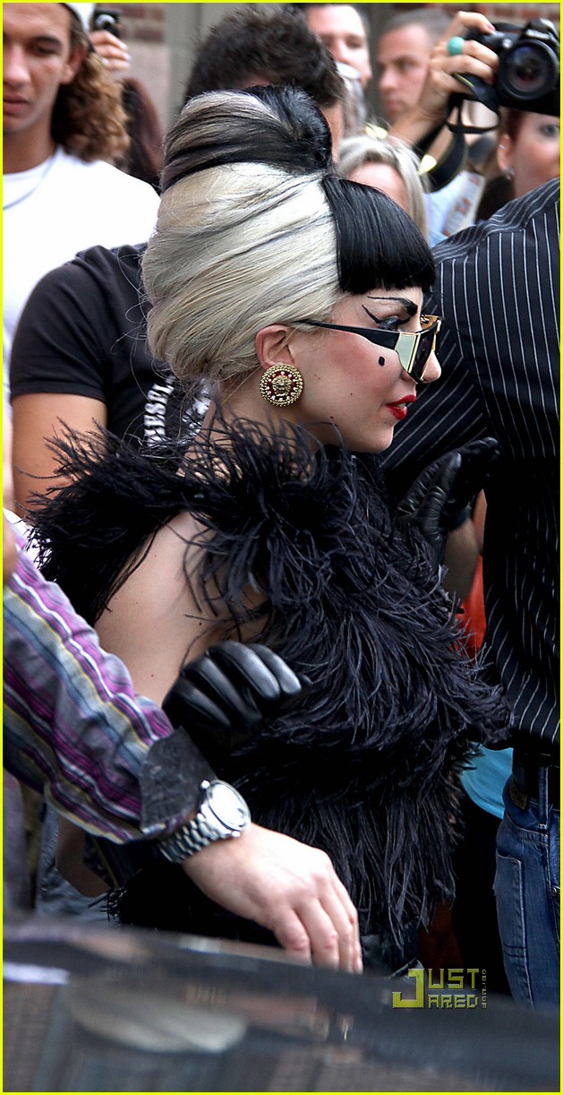 Lady Gaga 'Edge of Glory' on Howard Stern Show! Photo 2561975 Lady