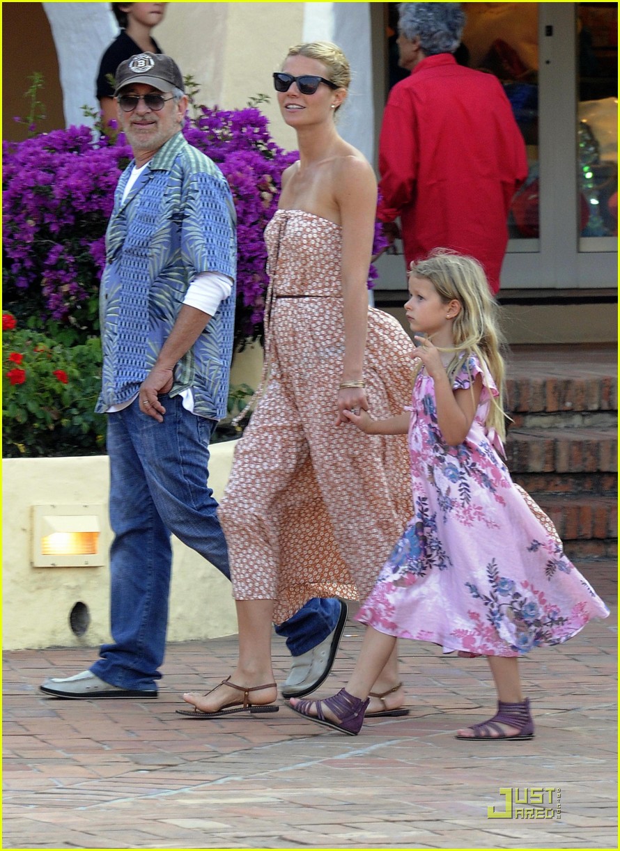 Paltrow Italian Getaway with Apple and Moses! Photo 2559244