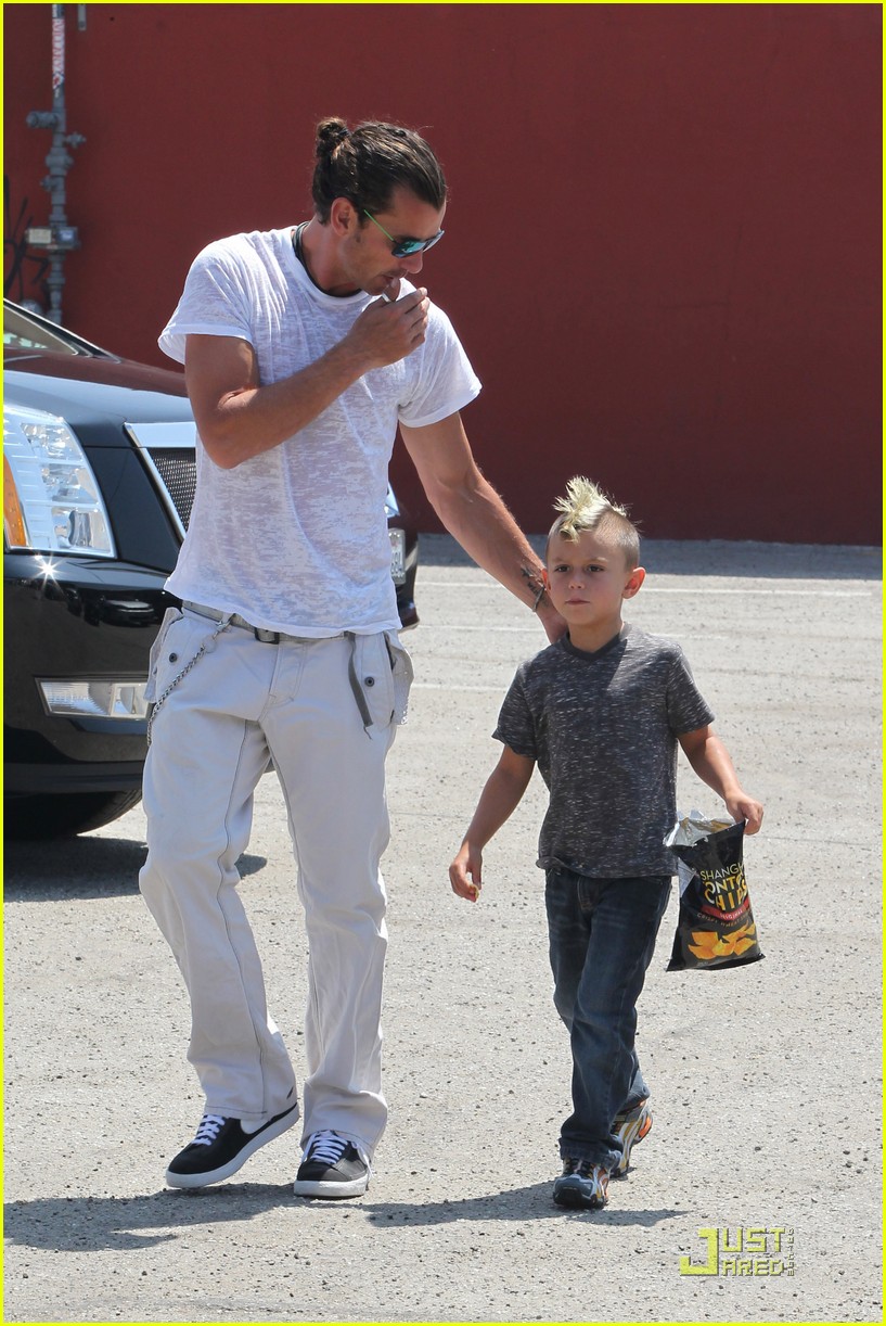 Gavin Rossdale Museum Visit with Kingston & Zuma! Photo 2563794