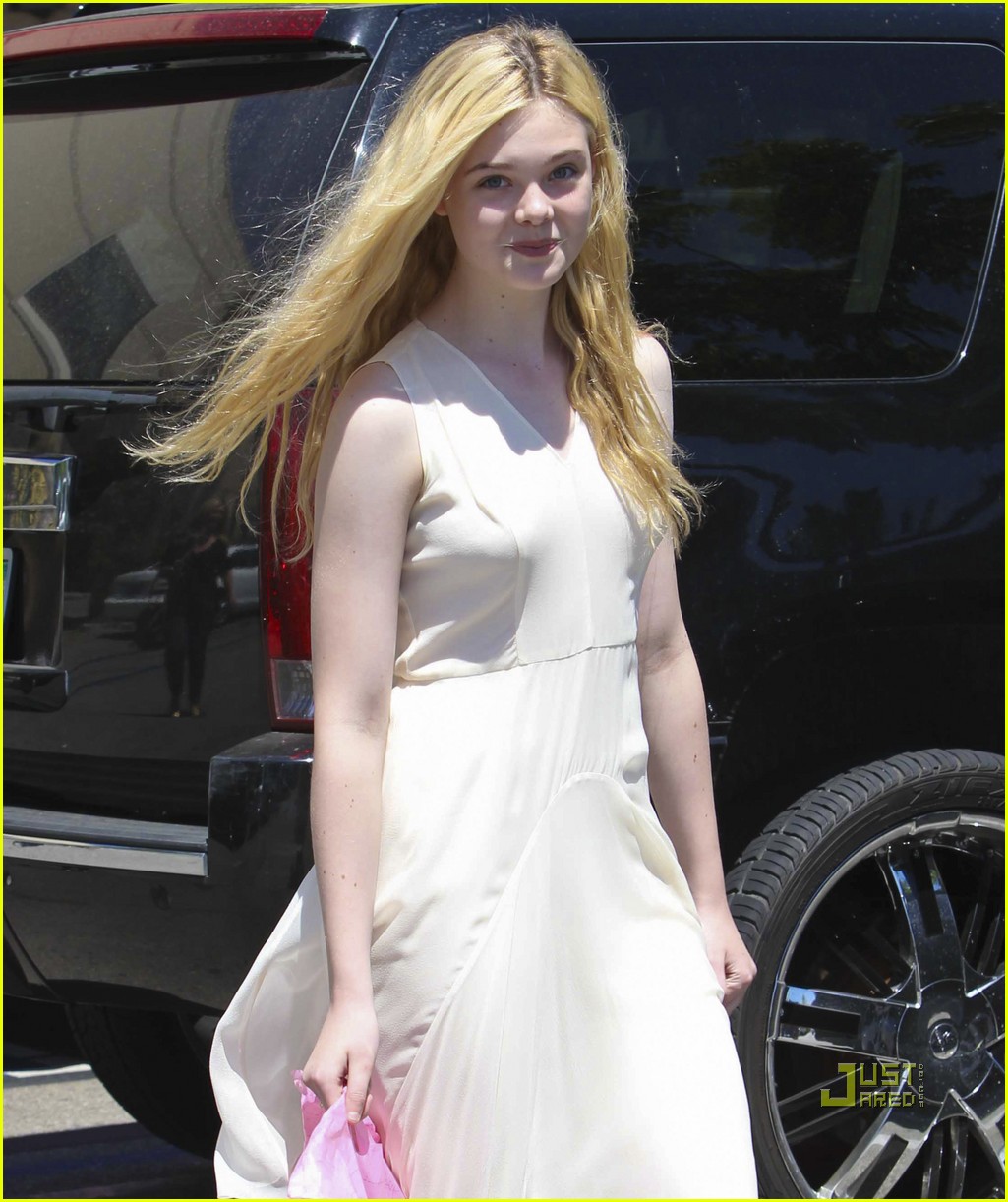 Elle Fanning: Nordstrom Shopping Trip!: Photo 2571185 | Elle Fanning