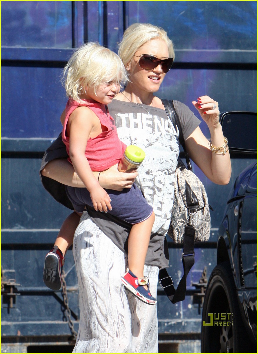 Gwen Stefani Studio with Zuma! Photo 2566037 Celebrity Babies