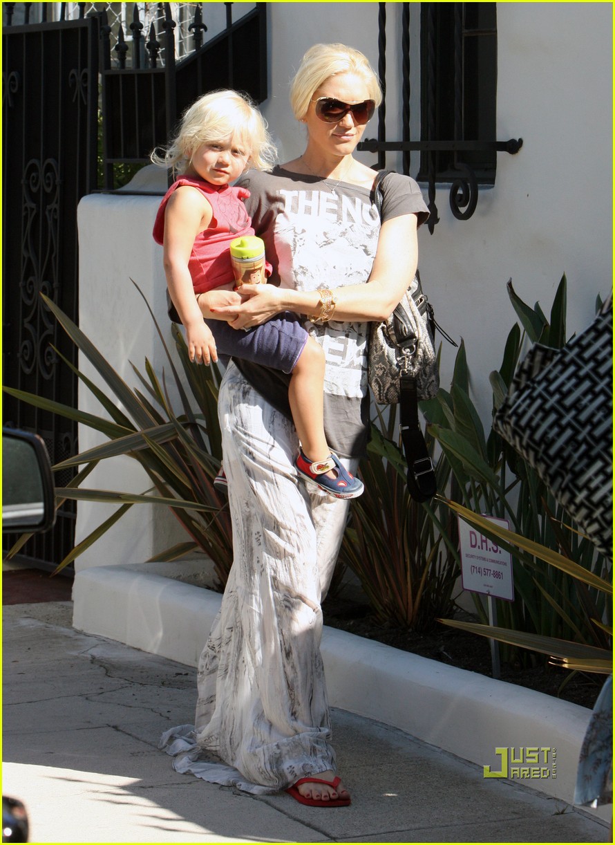 Gwen Stefani Studio with Zuma! Photo 2566041 Celebrity Babies