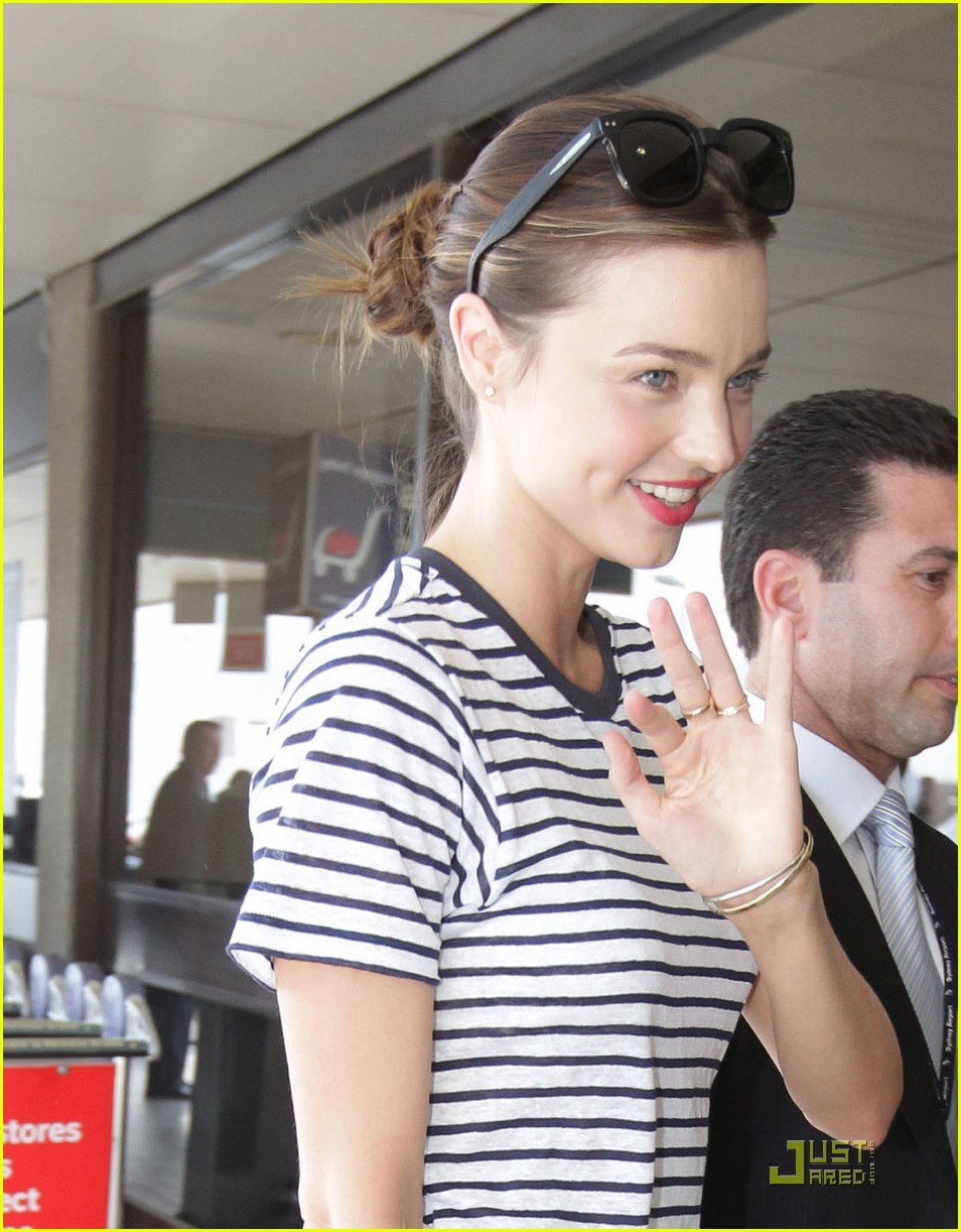 Miranda Kerr Campaigns Against Youth Suicide Photo 2574747 Miranda