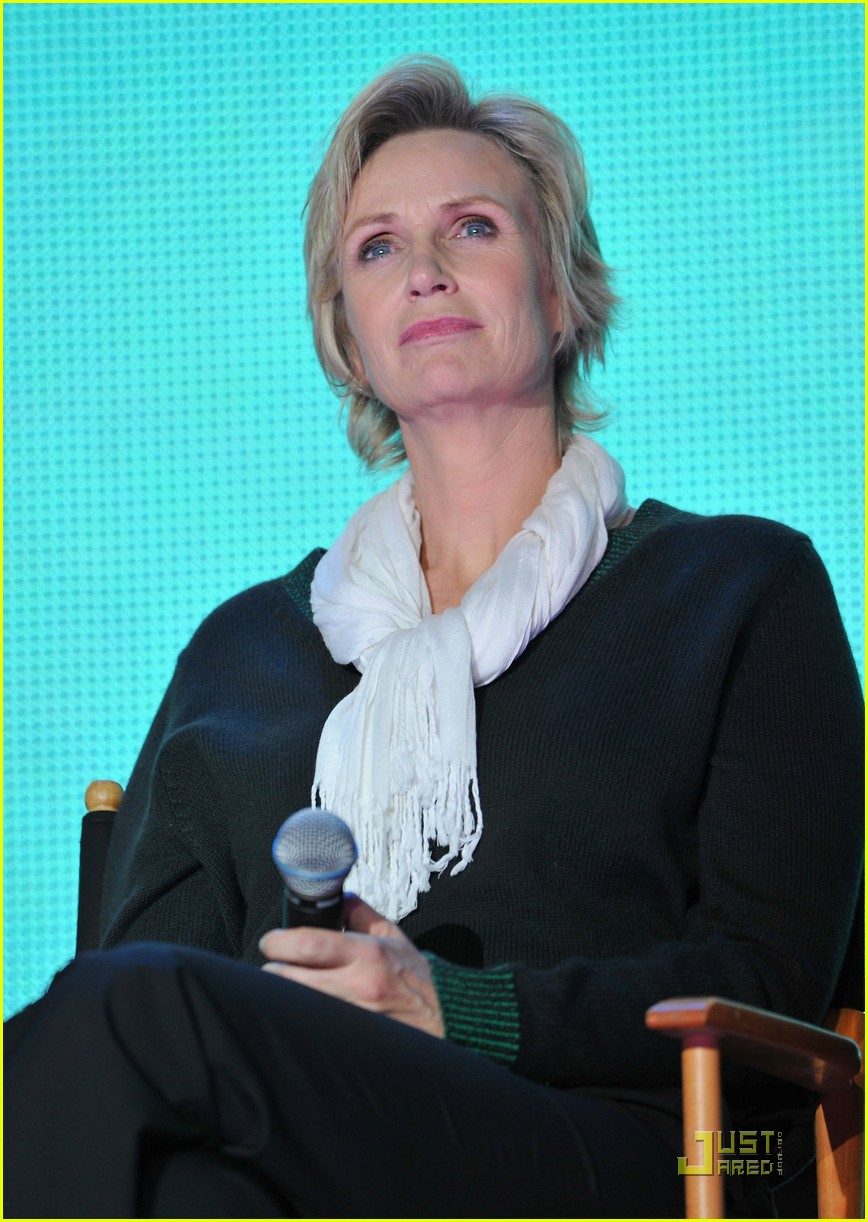 Jane Lynch Glee SingALong with the Family! Photo 2570843 Jane Lynch, Kristin Chenoweth