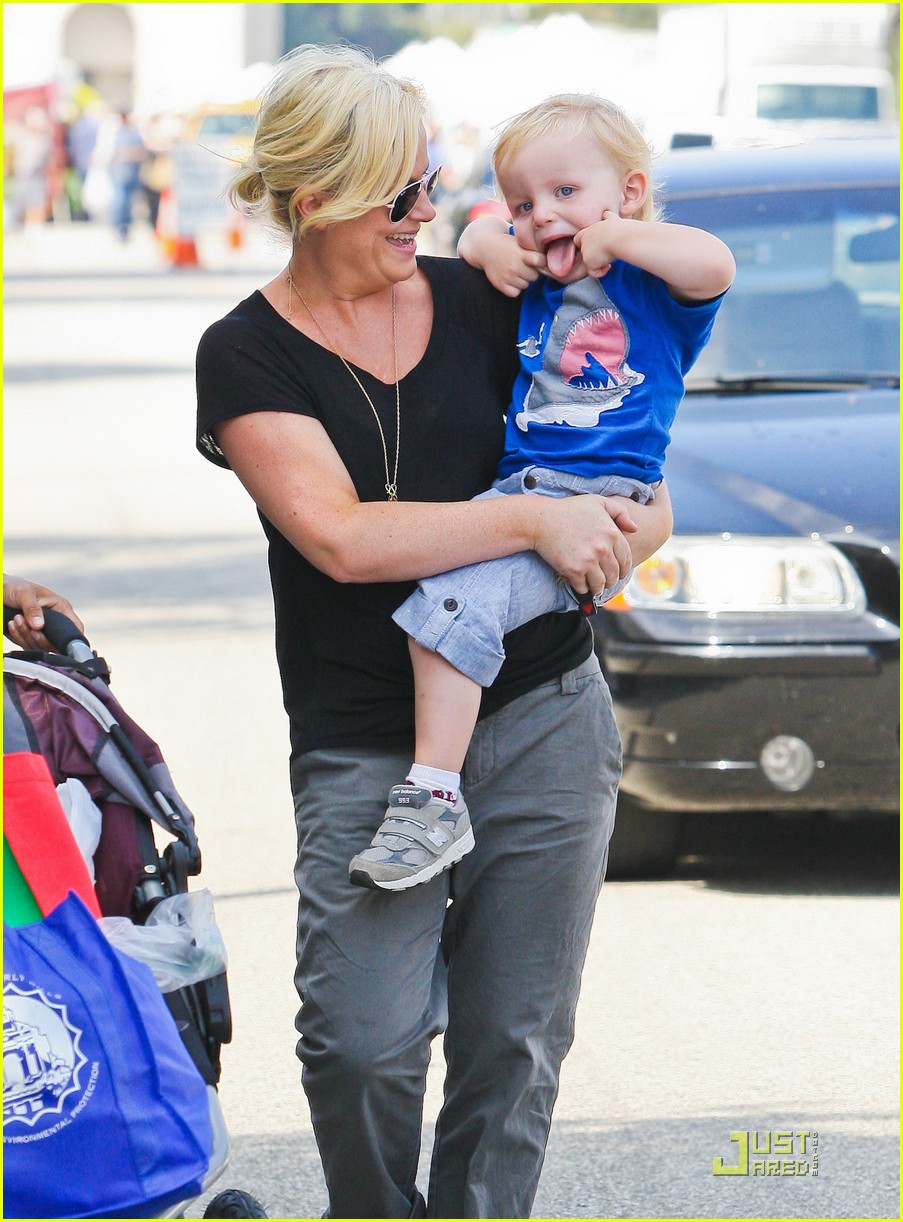 Amy Poehler Funny Faces with Archie! Photo 2572304 Abel Amy(00)