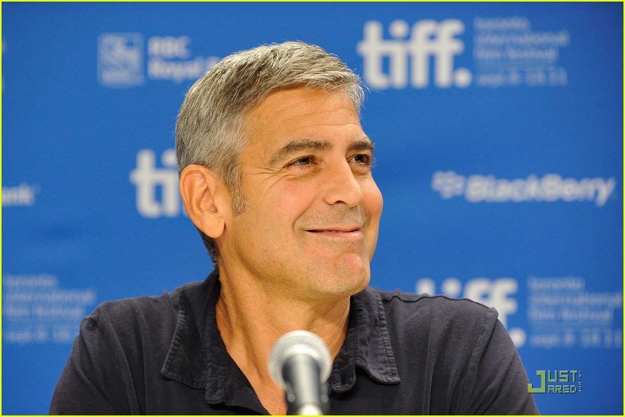 Clooney 'Descendants' Premiere & Portraits! Photo 2578623