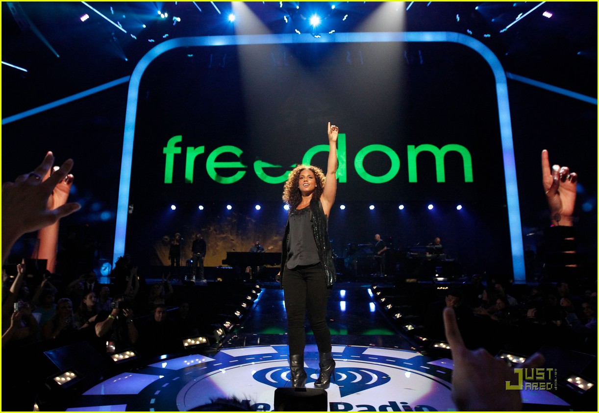 Alicia Keys & Coldplay iHeartRadio Festival in Vegas! Photo 2583438