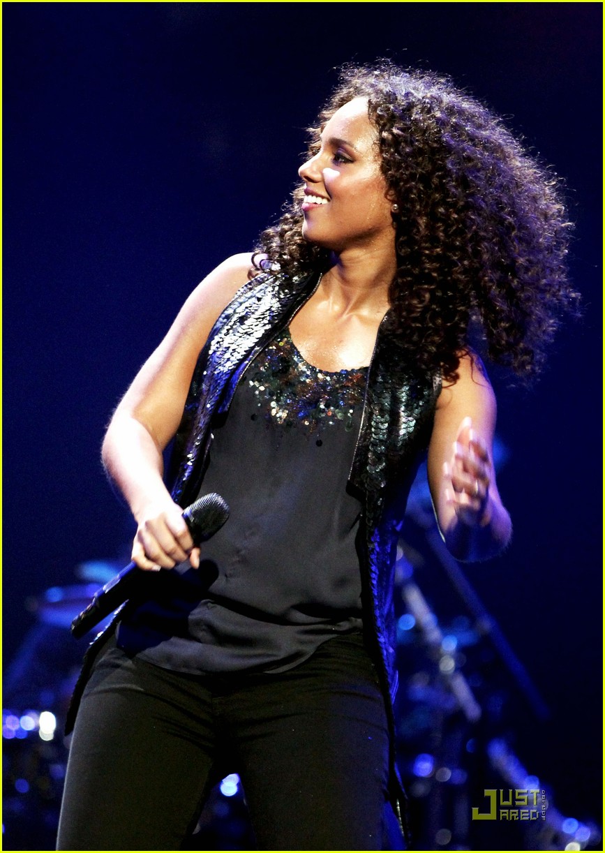 Alicia Keys & Coldplay iHeartRadio Festival in Vegas! Photo 2583452