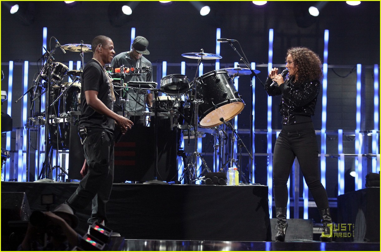 Alicia Keys & Coldplay iHeartRadio Festival in Vegas! Photo 2583461