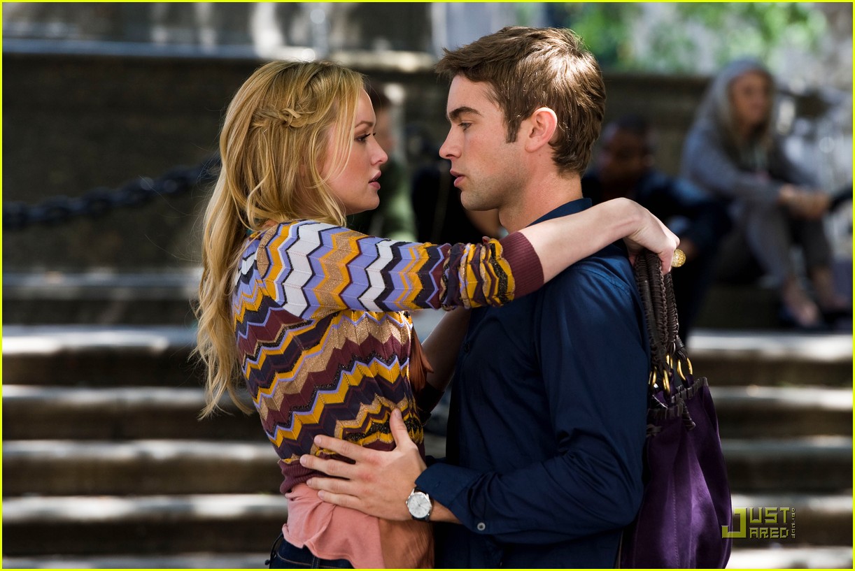 Chace Crawford & Kaylee DeFer 'Gossip Girl' Kiss Photo 2575583