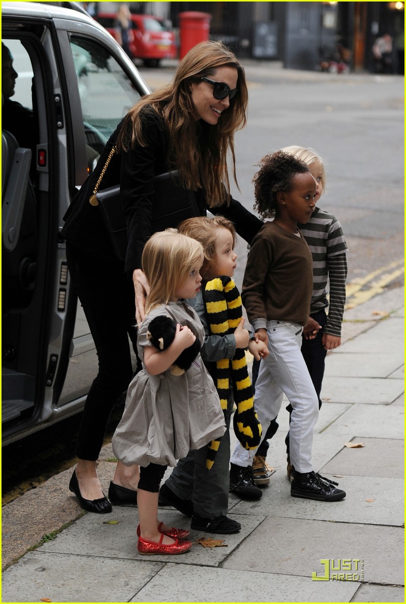 Angelina Jolie Playdate at Gwen Stefani's House! Photo 2584285