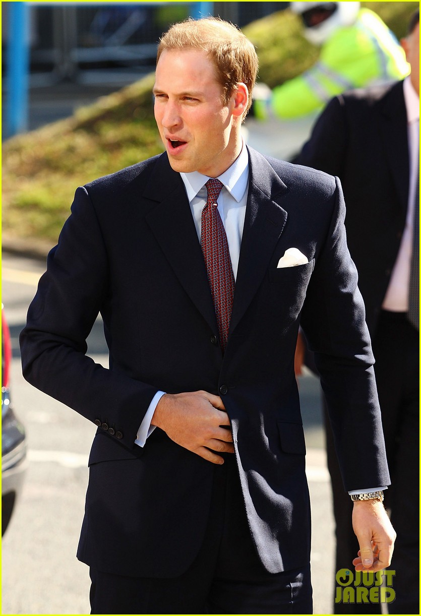 Prince William & Duchess Kate Visit Royal Marsden Hospital Photo