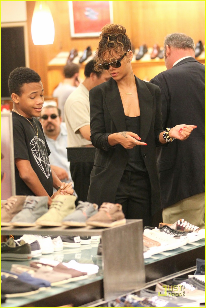 Rihanna Shopping with Rajad! Photo 2576498 Rajad Fenty, Rihanna