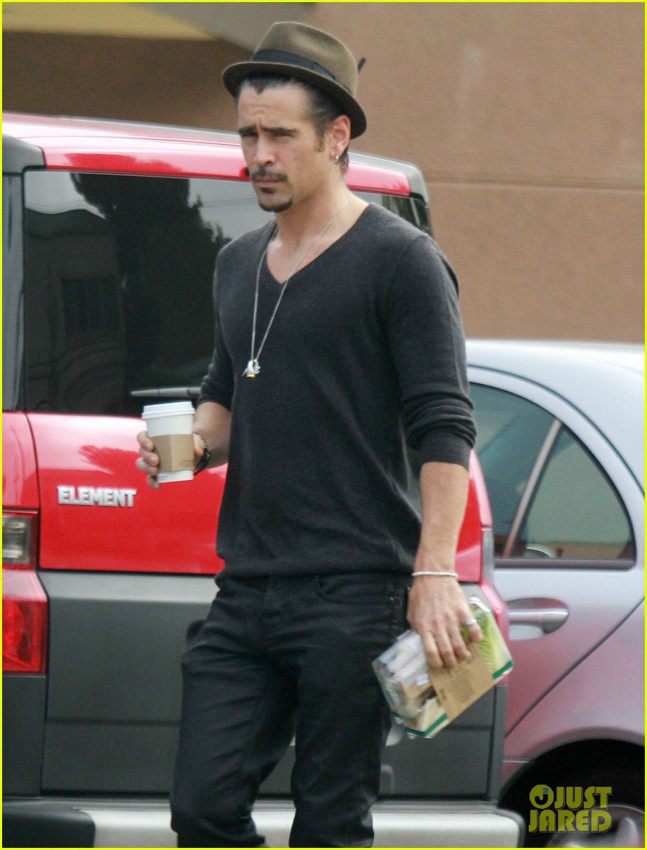 Colin Farrell: Starbucks Stop | colin farrell starbucks 02 - Photo.