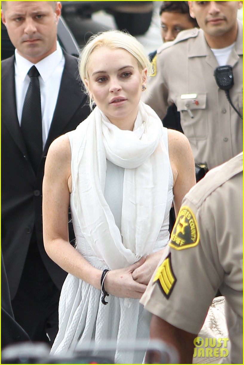 Lindsay Lohan Probation Revoked by Judge Photo 2591493 Lindsay