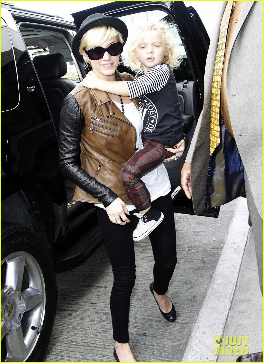 Jessica Simpson: LAX Family Flight: Photo 2592909 | Ashlee Simpson