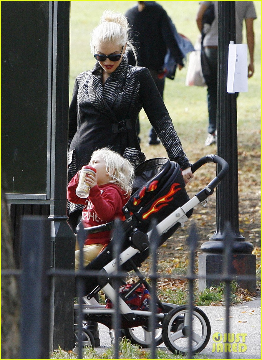 Gwen Stefani Sunday with Zuma! Photo 2592971 Celebrity Babies