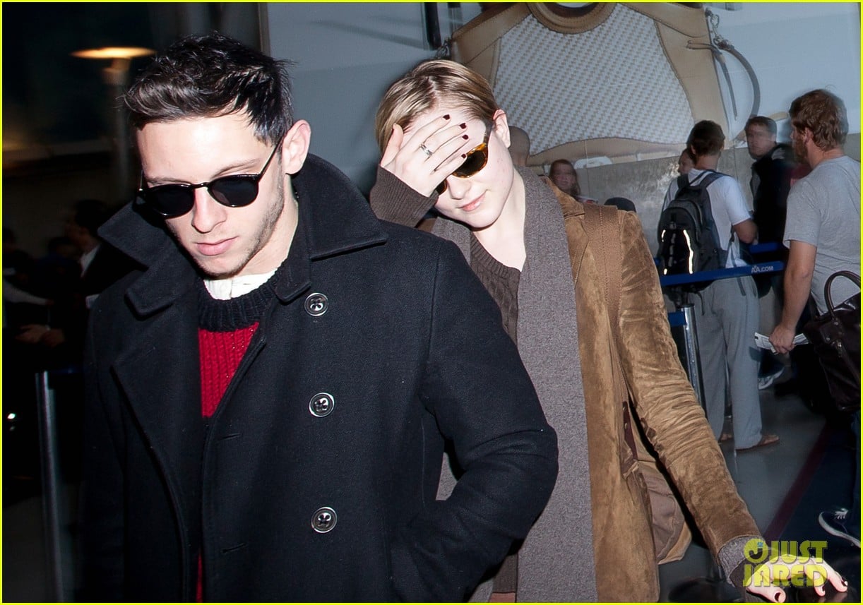 Evan Rachel Wood & Jamie Bell Loved Up at LAX Photo 2603509 Evan