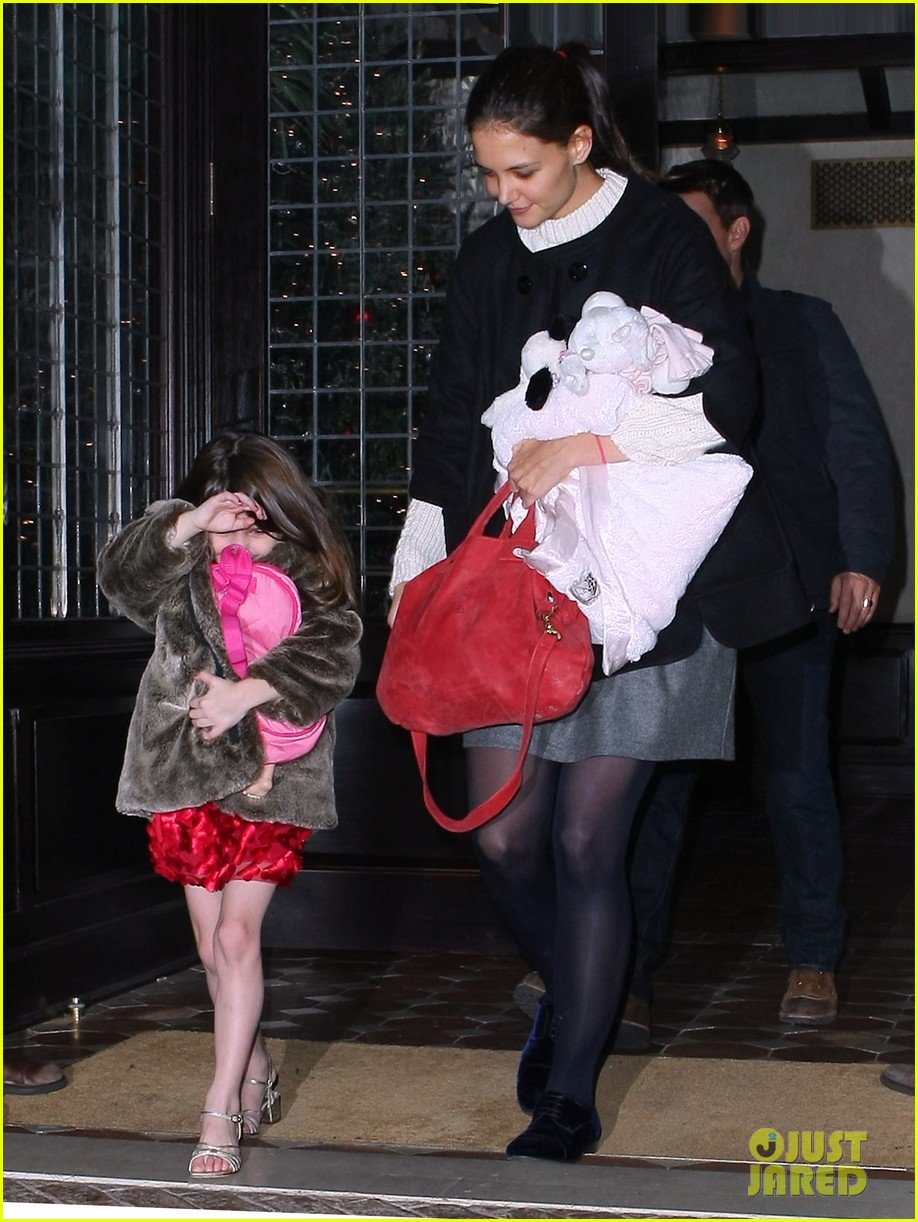 Tom Cruise & Katie Holmes Late Night Getaway with Suri! Photo 2611472