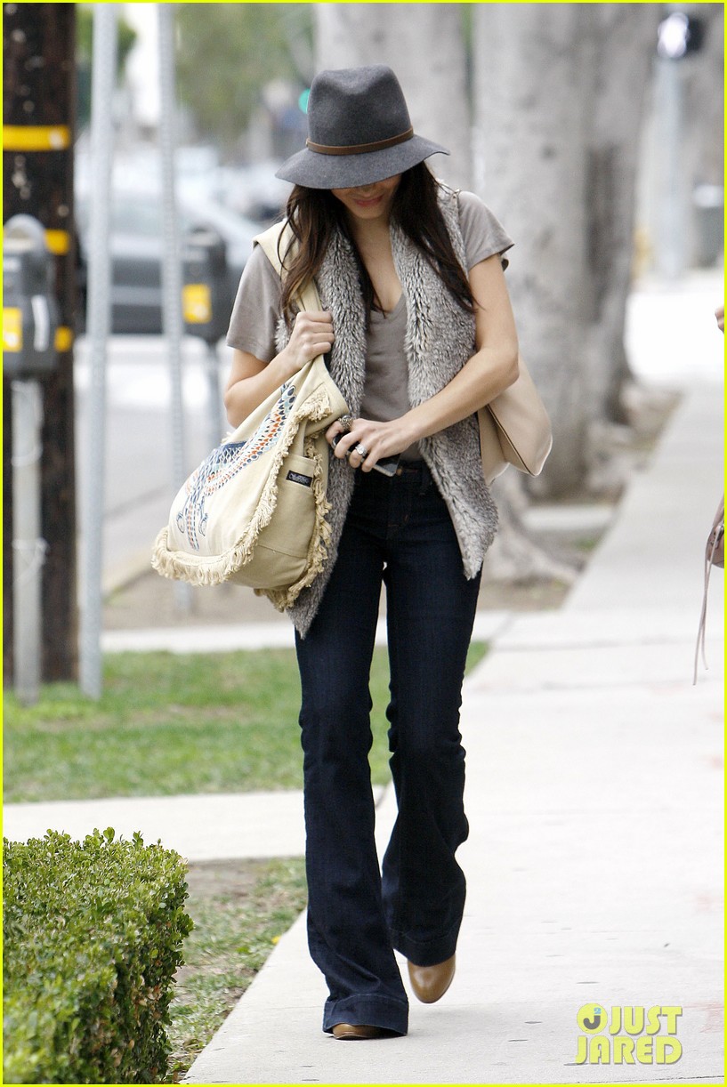 Jenna Dewan Christmas Shopping in West Hollywood! Photo 2611341