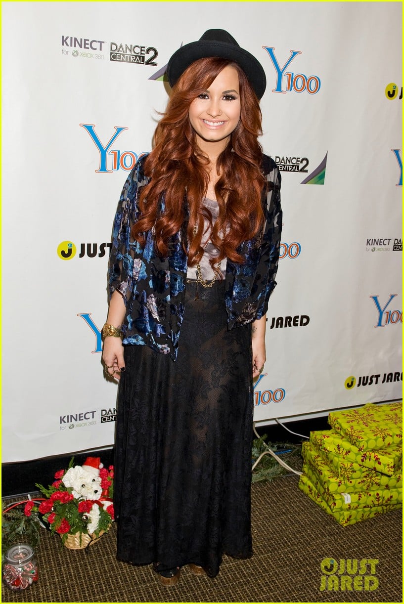 Win a FREE XBox 360 from Y100's Jingle Ball!: Photo 2611349 | Avril