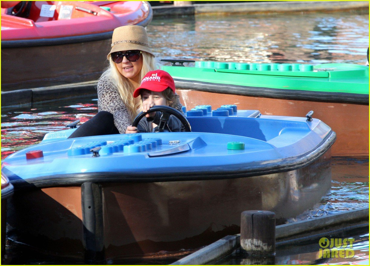 Christina Aguilera: Happy Birthday, Max!: Photo 2617128 | Celebrity