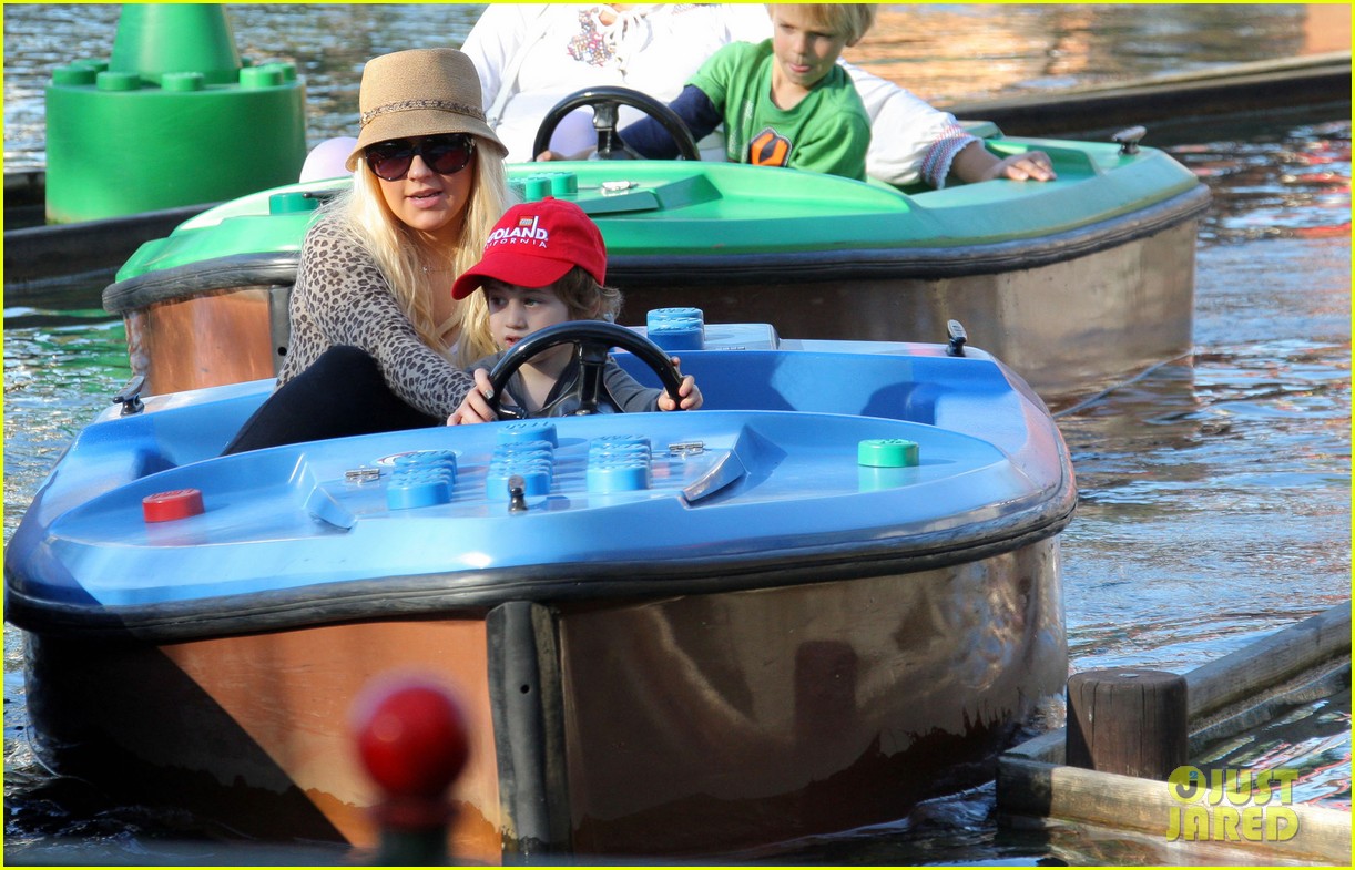 Christina Aguilera: Happy Birthday, Max!: Photo 2617130 | Celebrity