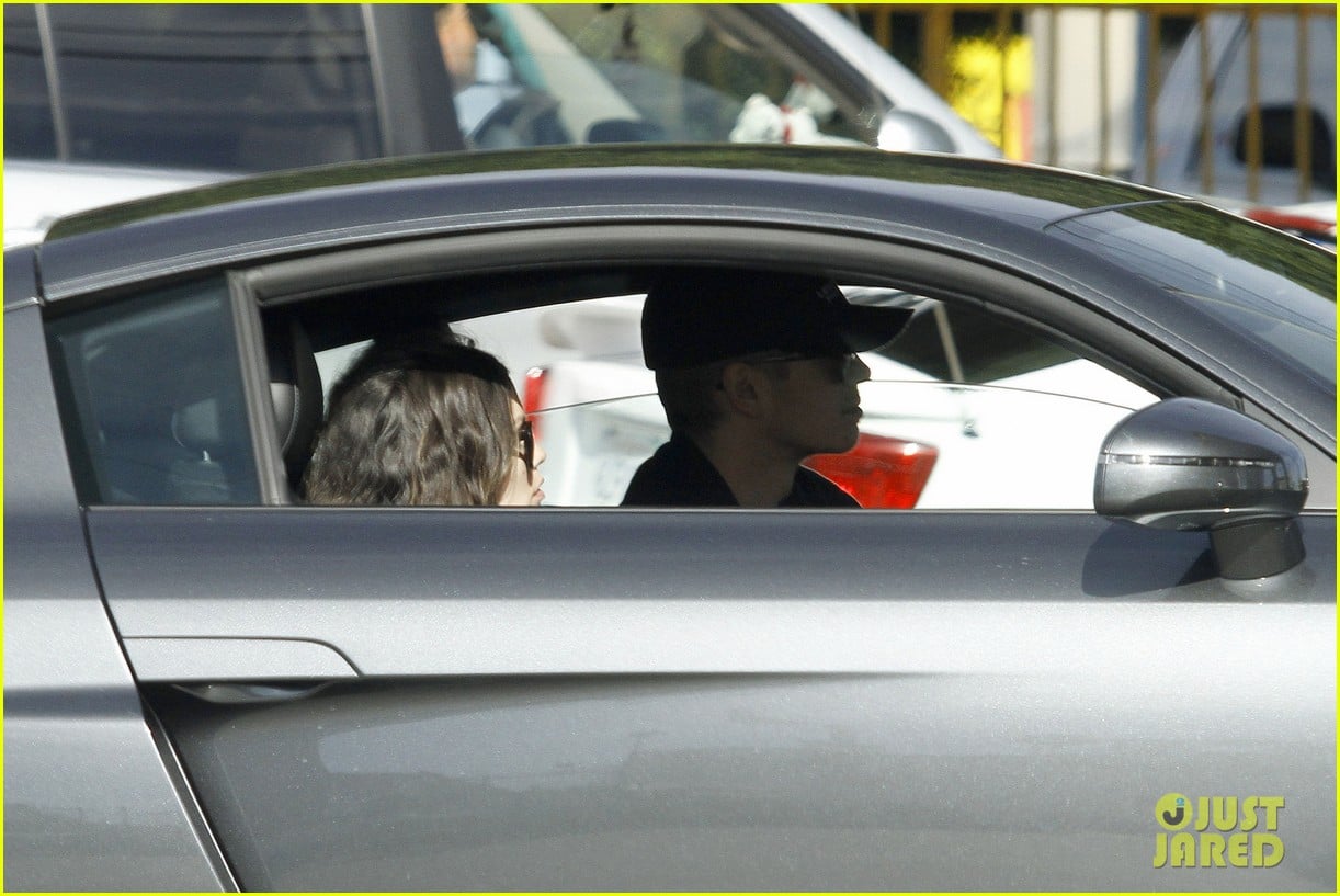 Photo rachel bilson hayden christensen gas car 03 Photo 2623357