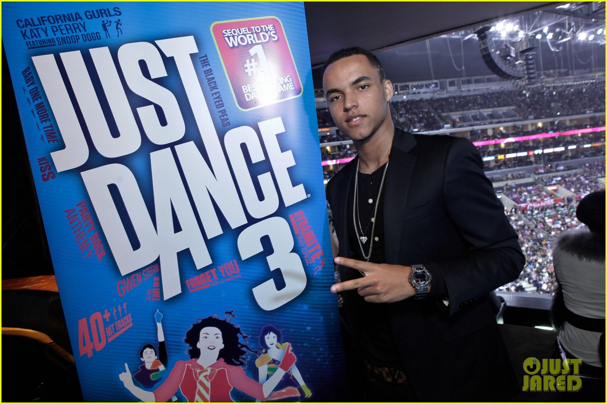 Connor Cruise Celebrates 17th Birthday with Sister Isabella: Photo