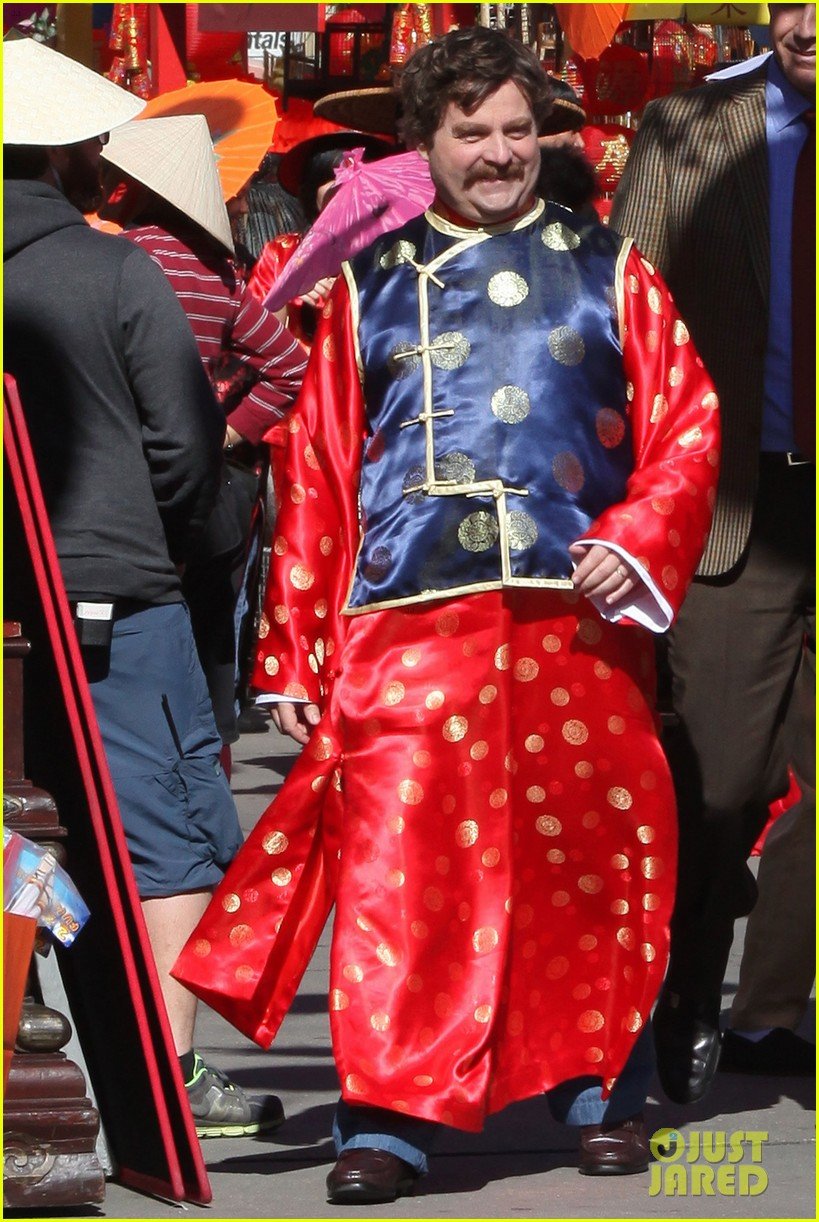 Zach Galifianakis & Will Ferrell 'Dog Fight' in Chinatown! Photo