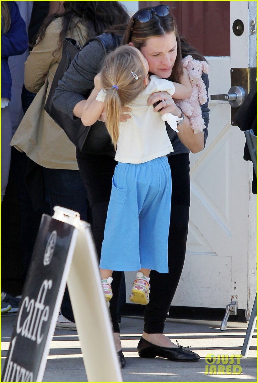 Jennifer Garner Smooches With Seraphina! Photo 2614511 Ben Affleck(02)