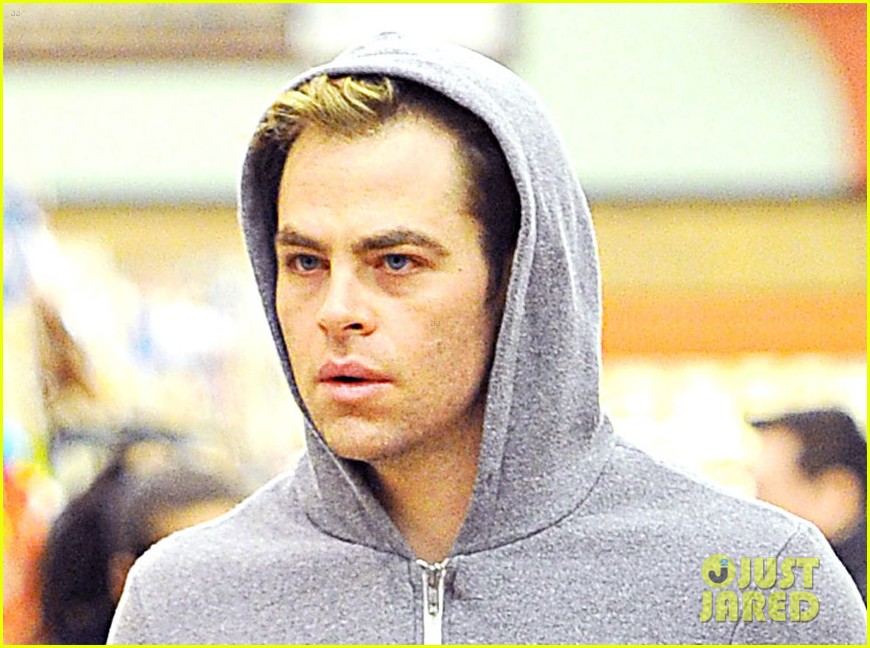 Chris Pine: Bleached Blond Tips!: Photo 2619137 | Chris Pine Pictures |  Just Jared