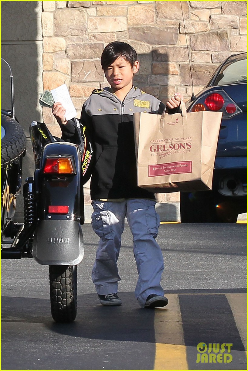 Brad Pitt & Pax Motorcycle Grocery Guys! Photo 2614180 Angelina