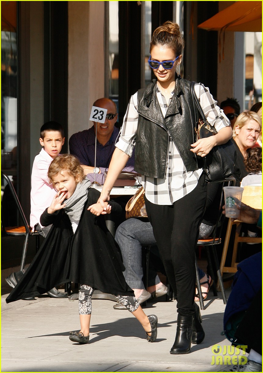 Jessica Alba & Honor M Cafe Cuties! Photo 2632829 Cash Warren