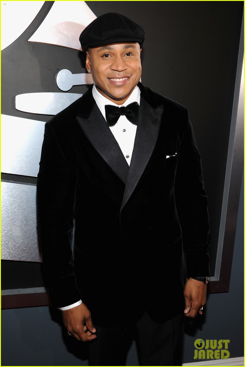 LL Cool J Grammys 2012 Red Carpet Photo 2628201 2012 Grammy Awards