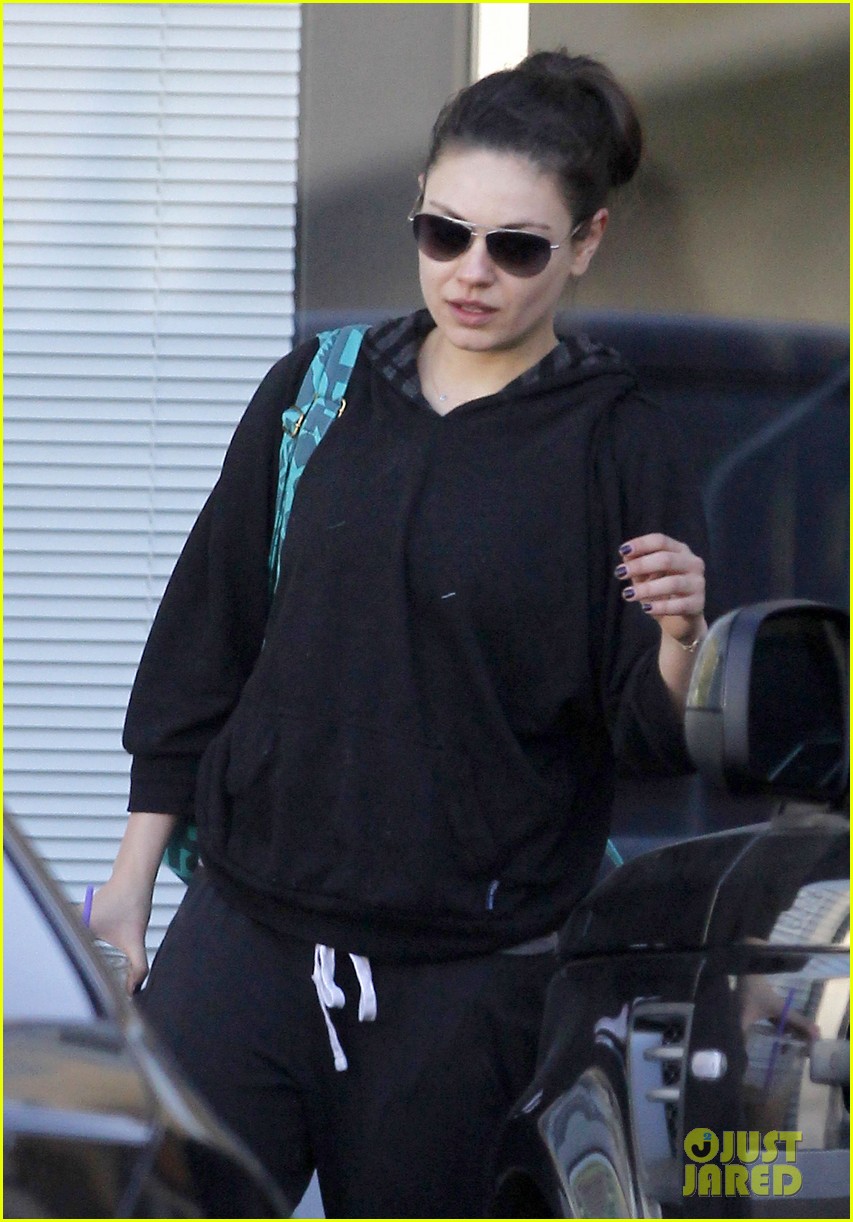 Mila Kunis PostWorkout Coffee Run Photo 2627058 Mila Kunis Photos