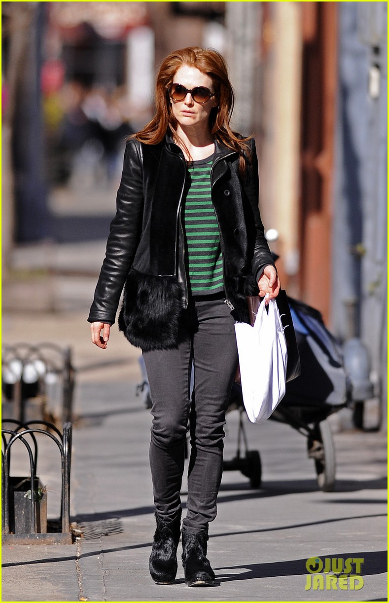 Julianne Moore: Sarah Palin Aides Call 'Game Change' Sick: Photo