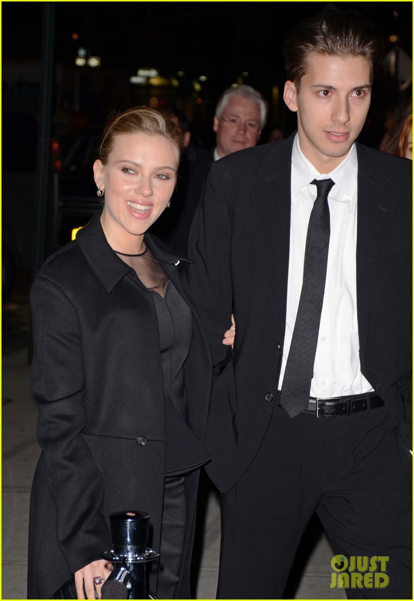 Брат-близнец скарлетт. Братья йоханссон. Скарлетт йоханссон и её брат-близнец хантер. Хантер йоханссон брат скарлетт. Хантер йоханссон брат скарлетт.