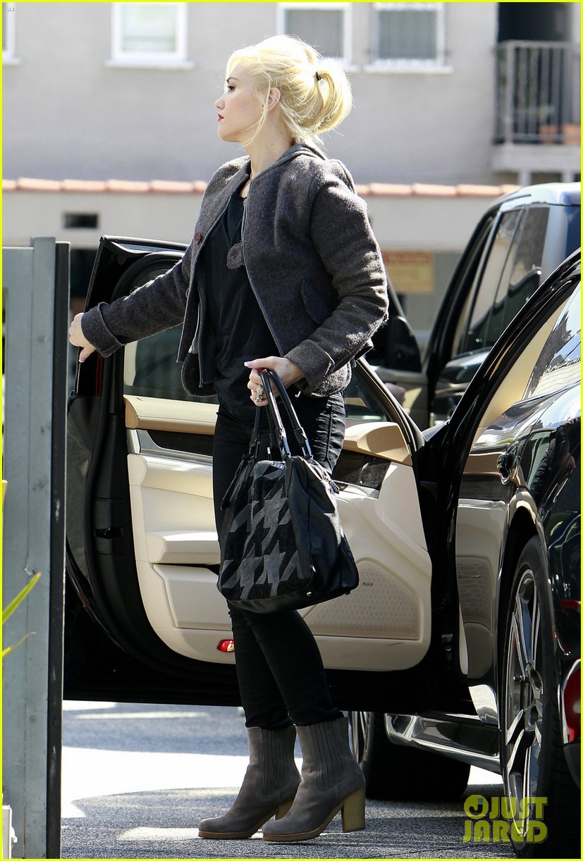 Gwen Stefani: 'Totally Obsessed' With Fashion Websites: Photo 2632019