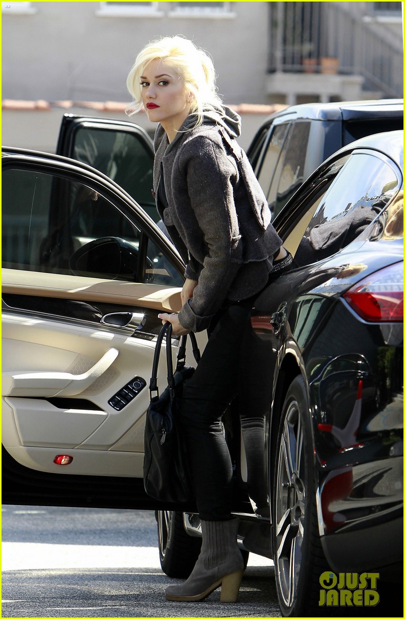 Gwen Stefani: 'Totally Obsessed' With Fashion Websites: Photo 2632021